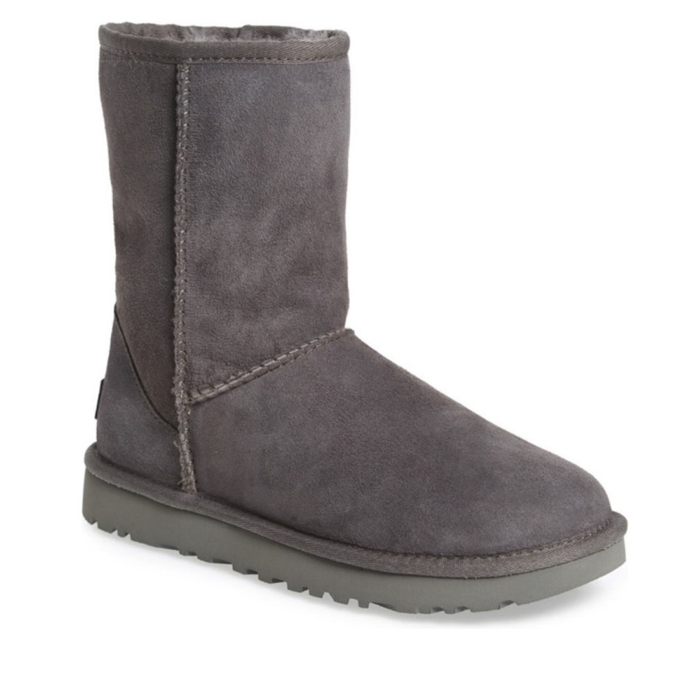 UGG Classic II Genuine Shearling Lined Short Boot grey Suede Size 6 US
